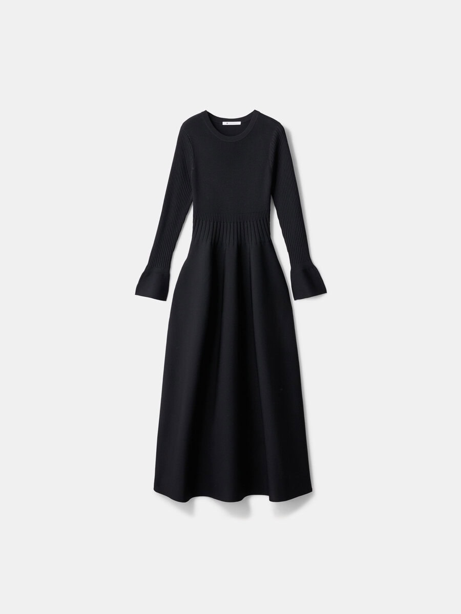 ニットフレアワンピース　￥19,000