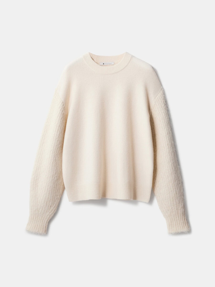 ブラッシュドスリーブセーター　￥9,990