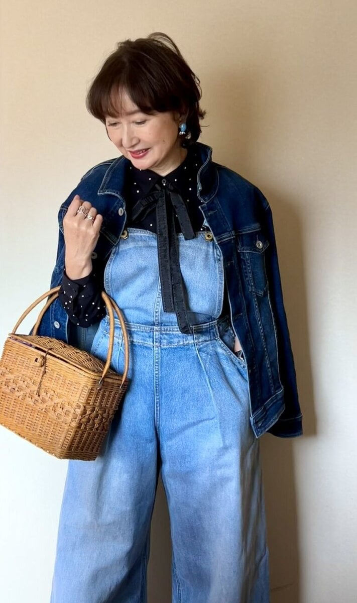 yumikoさん11月ブログ_デニムサロペットコーデ