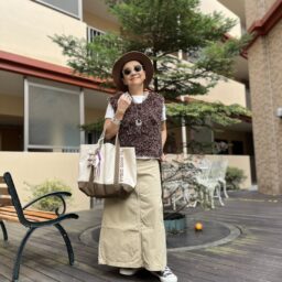 「しまむら」のブラウンベストコーデ