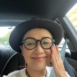 「しまむら」のグレーベストコーデ