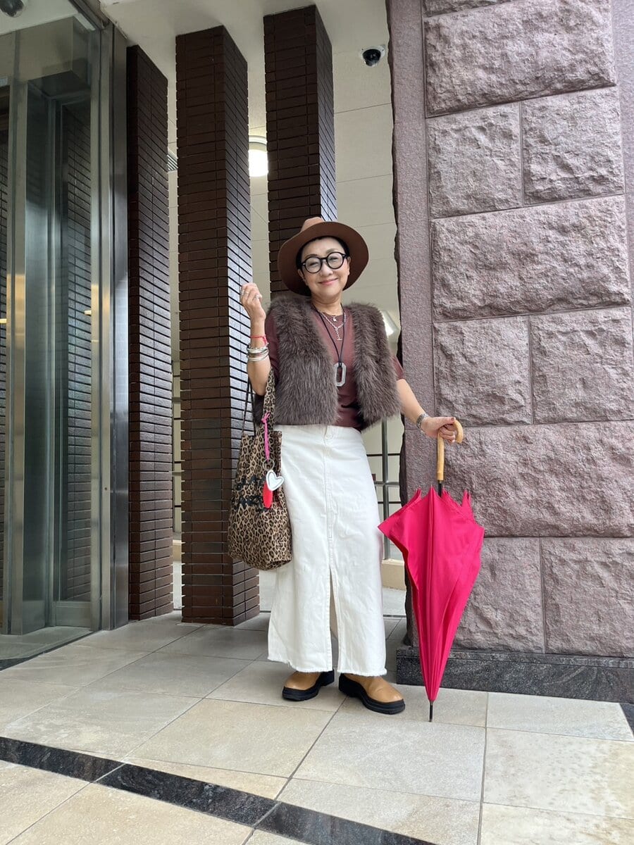 「しまむら」のシャギーベストコーデ