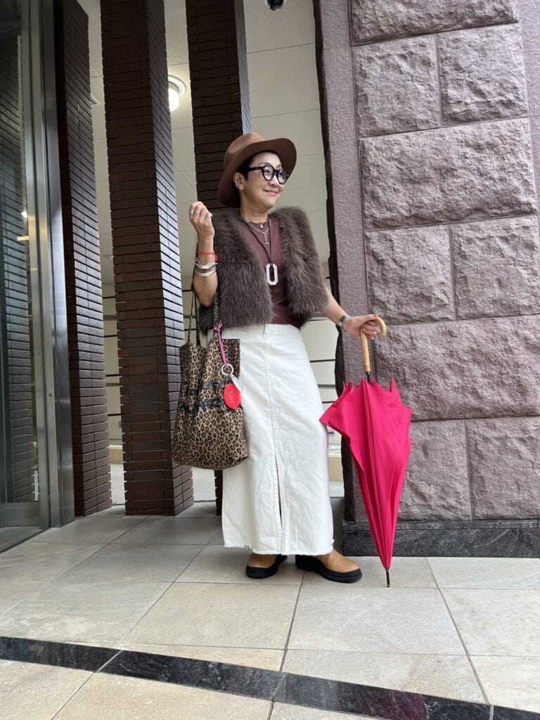 「しまむら」のシャギーベストコーデ