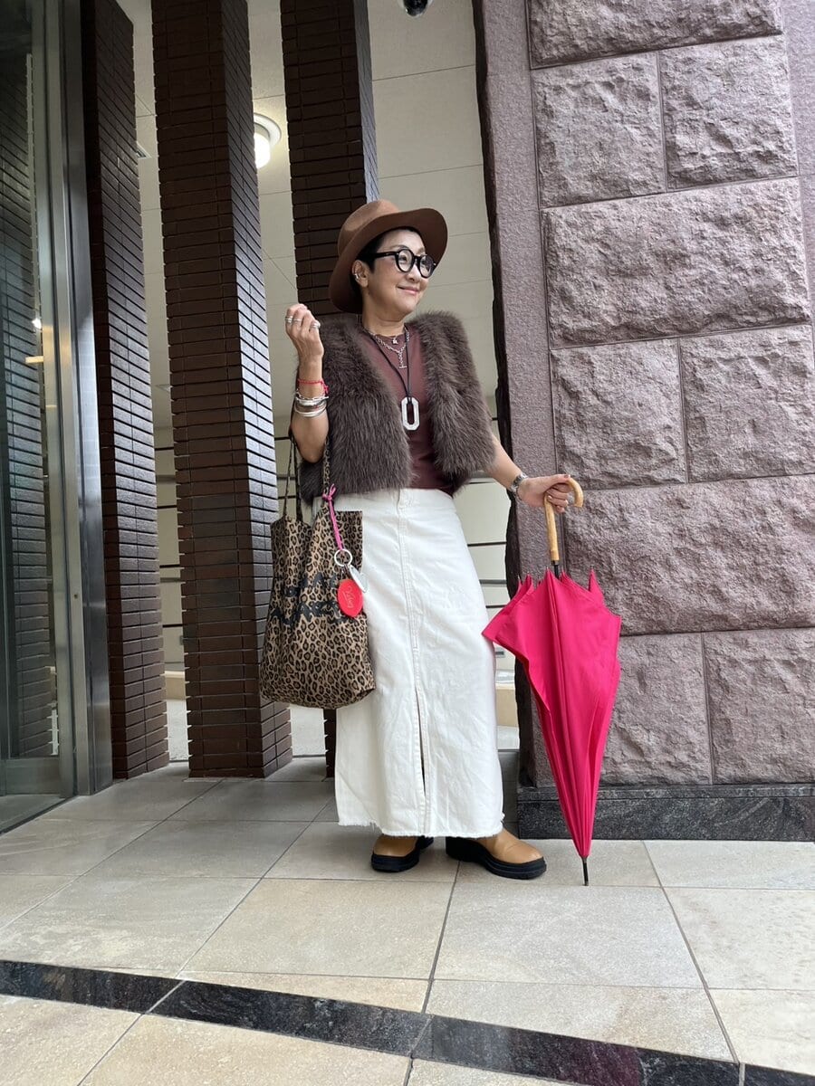 「しまむら」のシャギーベストコーデ