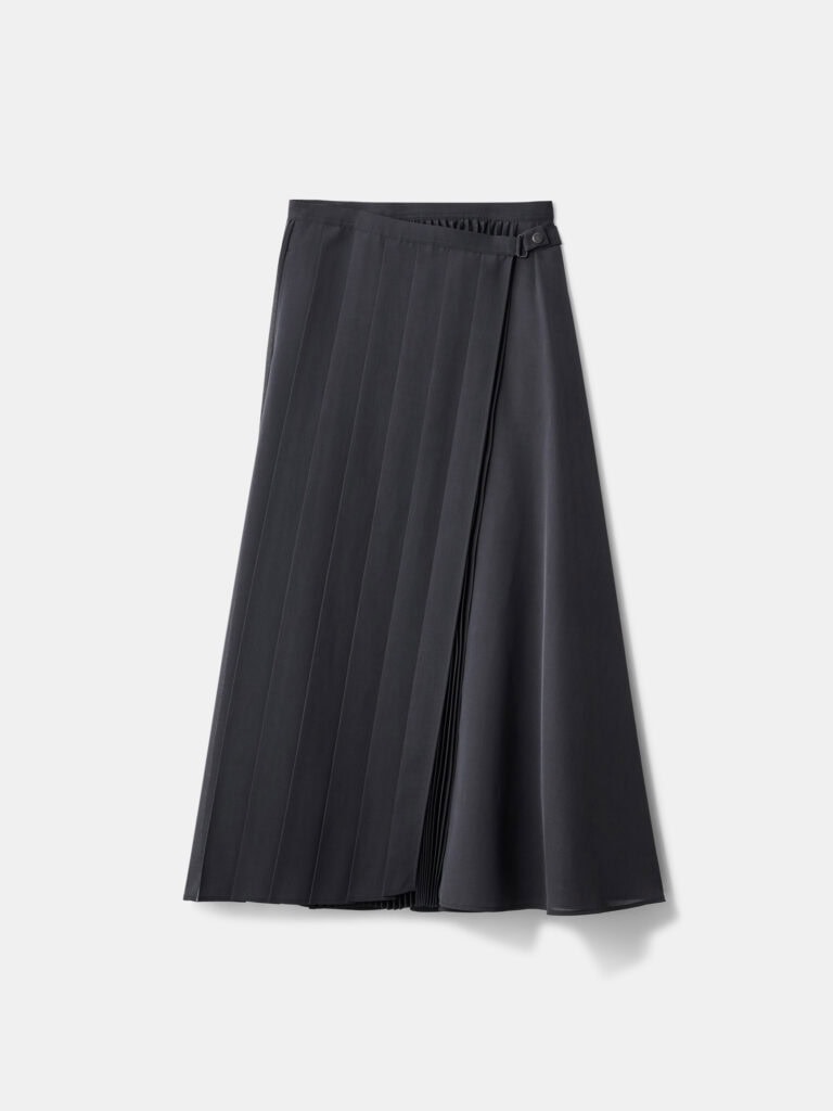 シアープリーツラップスカート　￥22,000