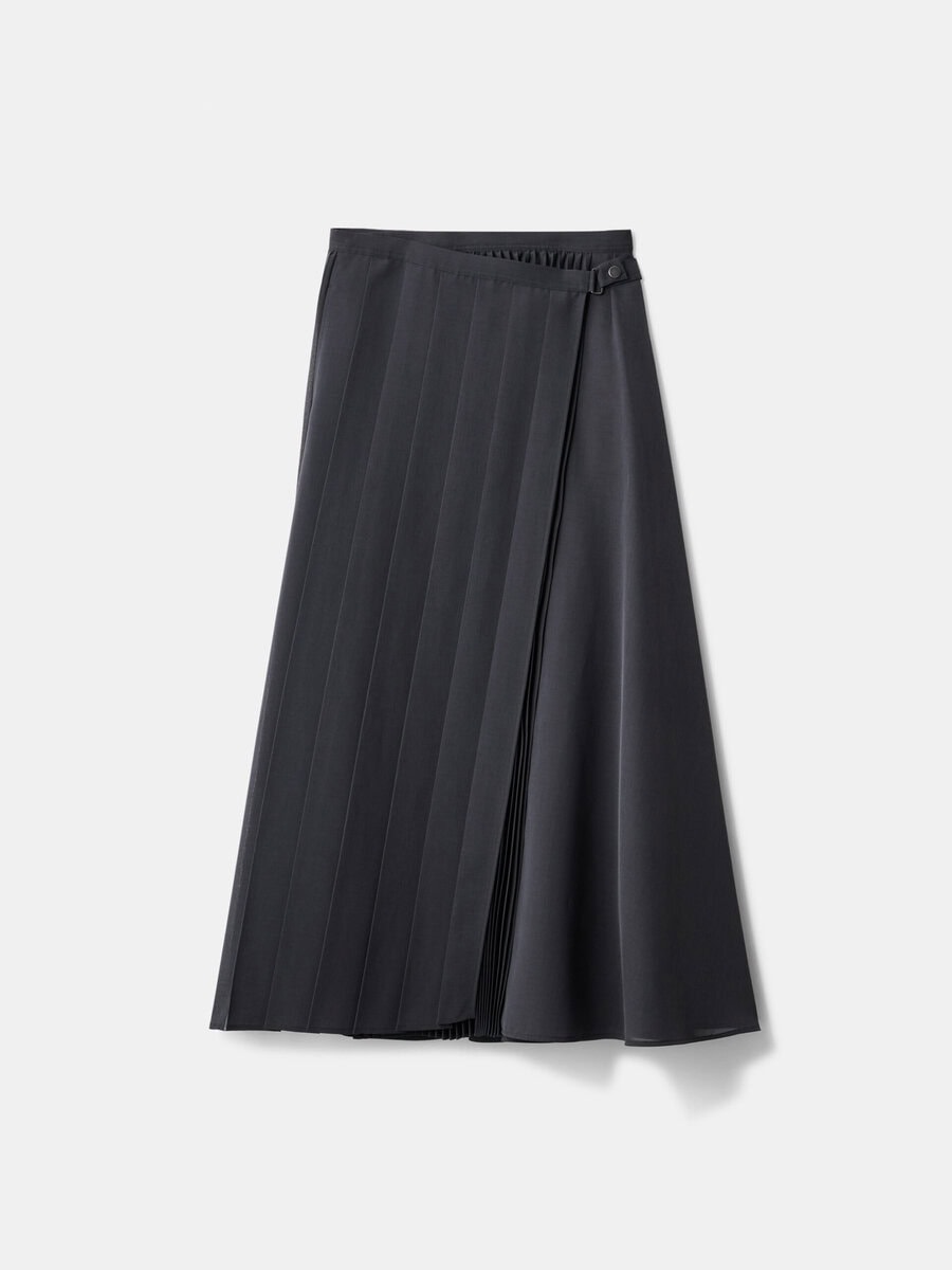 シアープリーツラップスカート　￥22,000