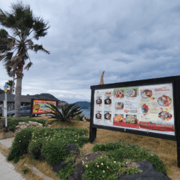 バスを降りると、海外の空気感が漂います