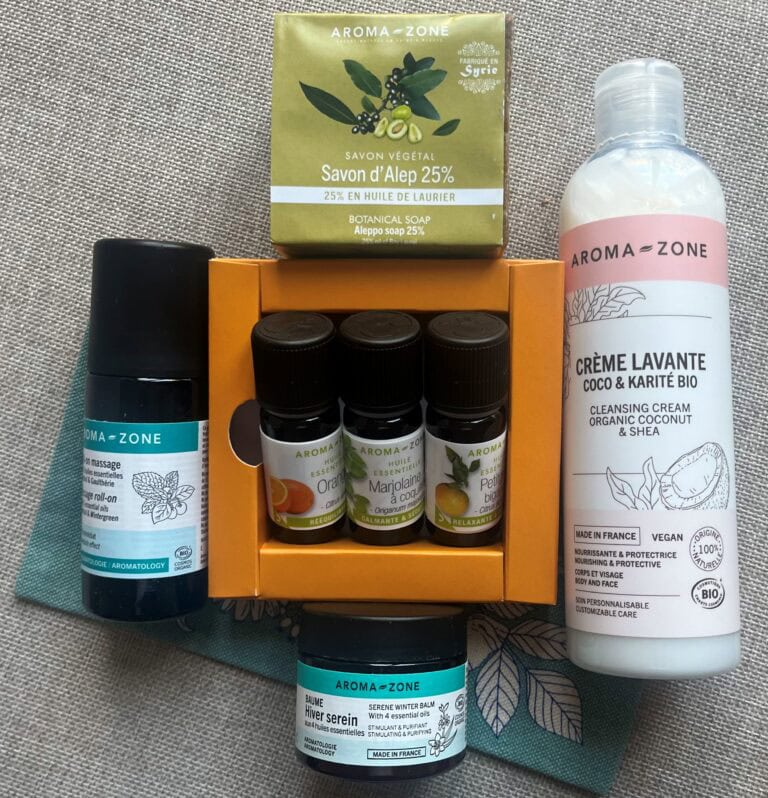 ローリエの石鹸、柑橘系のリラックス・ロールオン、クレンジングミルクなど自然由来の品々。