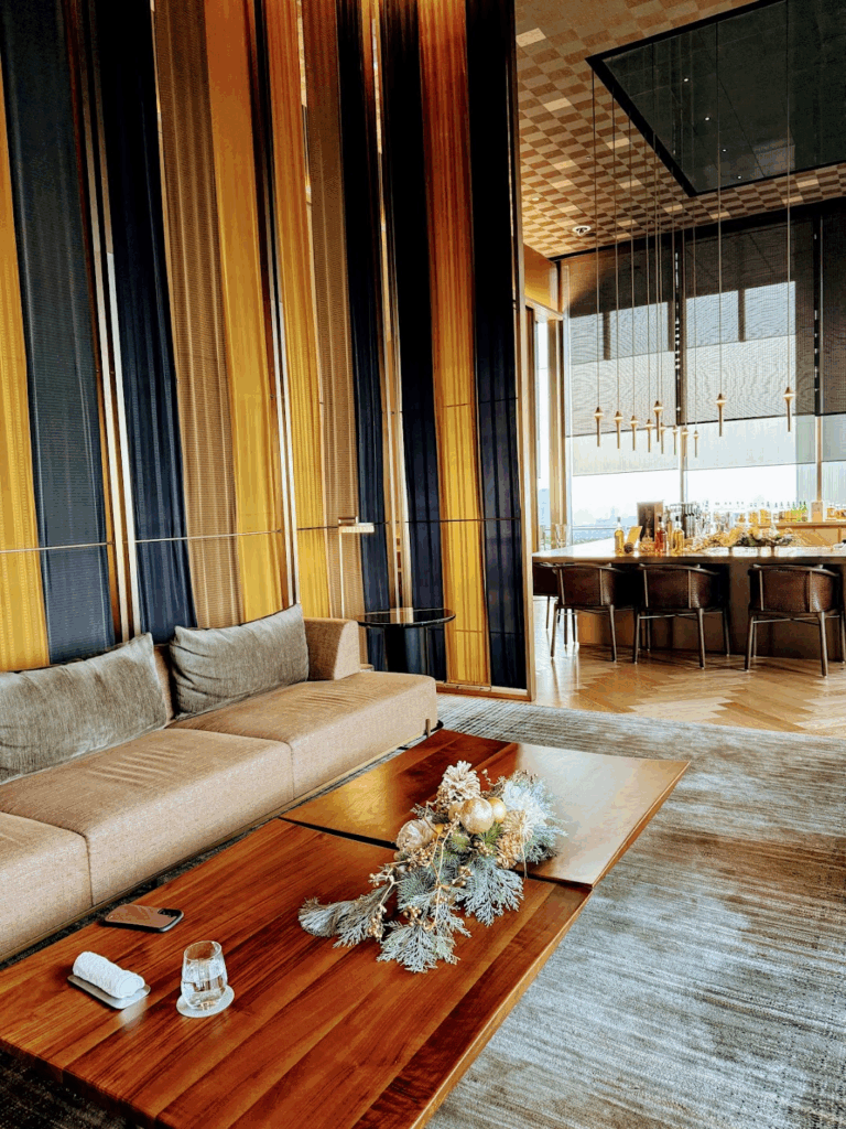 リッツカールトン福岡のラウンジ(2024年12月)