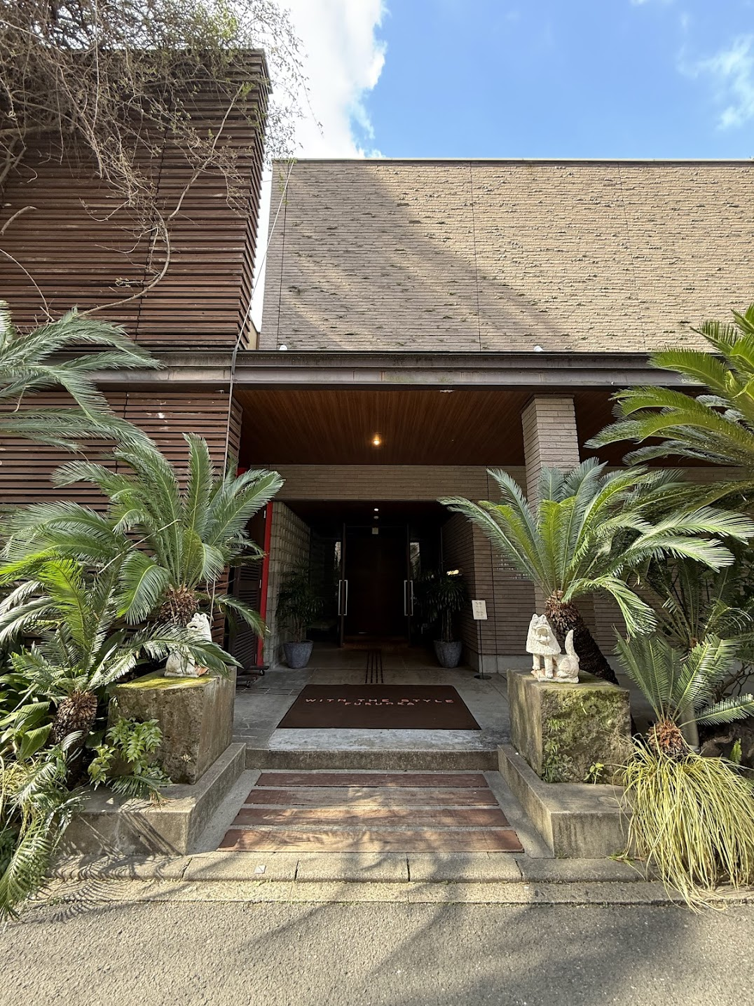 海外にいるようエントランス。WITH THE STYLE FUKUOKA