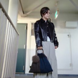 豊田さんのショートジャケットコーデ②