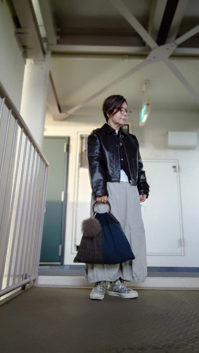 豊田さんのショートジャケットコーデ②
