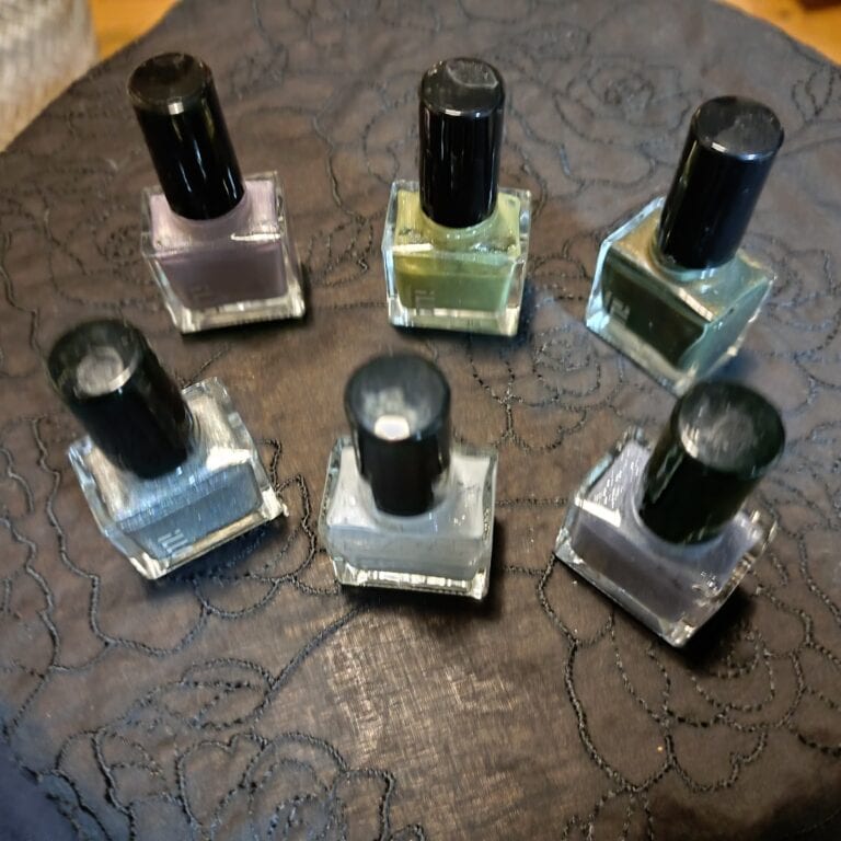 礒部さんお気に入りの「iLLO」のネイル