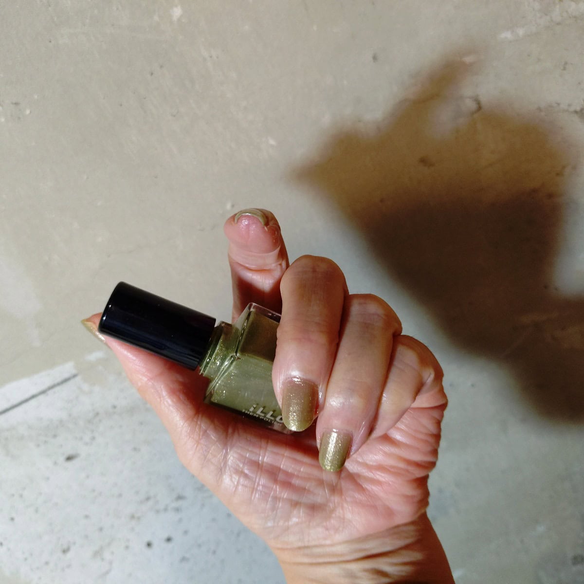 黄緑:ウィスパーグリーン