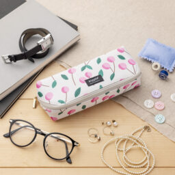 『素敵なあの人』2026年2月号特別付録は「kippis」コラボの「収納上手なマルチケース」