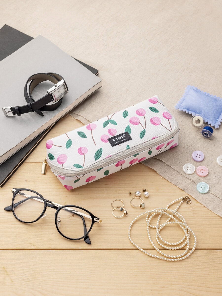 『素敵なあの人』2026年2月号特別付録は「kippis」コラボの「収納上手なマルチケース」