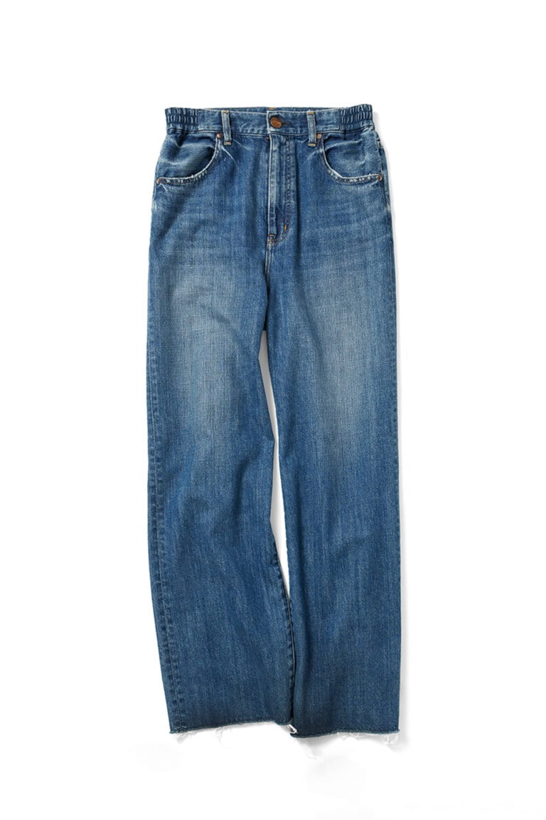 パンツ¥28,600/レッドカード トーキョー(ゲストリスト)