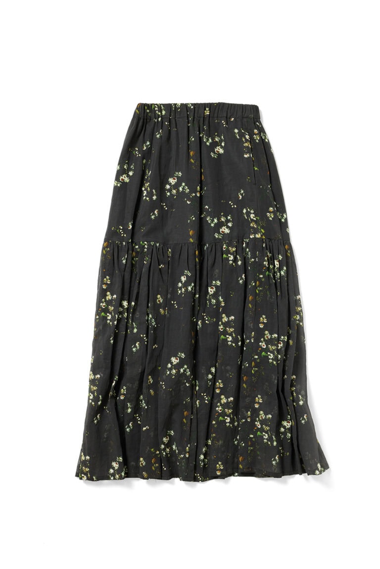 スカート¥53,900／ワイエムウォルツ（マービン&ソンズ）