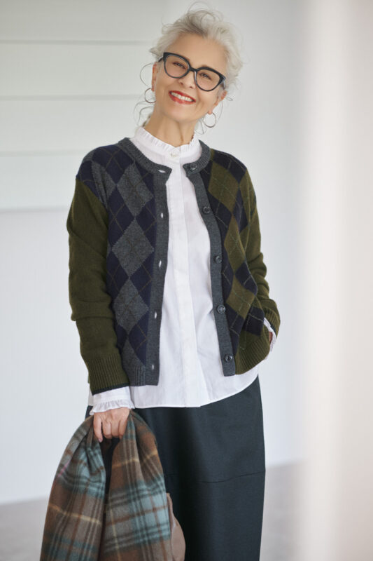 人気フレンチカジュアルブランド「human woman(ヒューマン ウーマン)」の上質ニット。 可愛いさも肌触りも着心地も◎! 【秋冬ニットコーデ】TSI本画像1