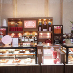 可愛いボックスとスイーツが女心をくすぐるケーキブティック。訪れた中秋節の時期は限定でムーンケーキが販売されていた。