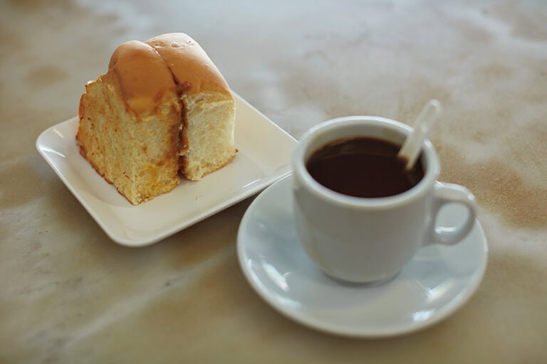 地元民が通う人気カフェ『YY Kafei Dian』