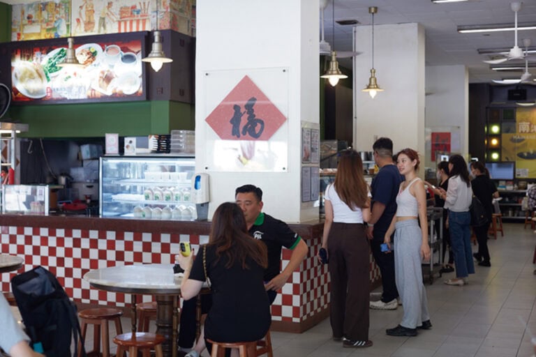 地元民が通う人気カフェ『YY Kafei Dian』