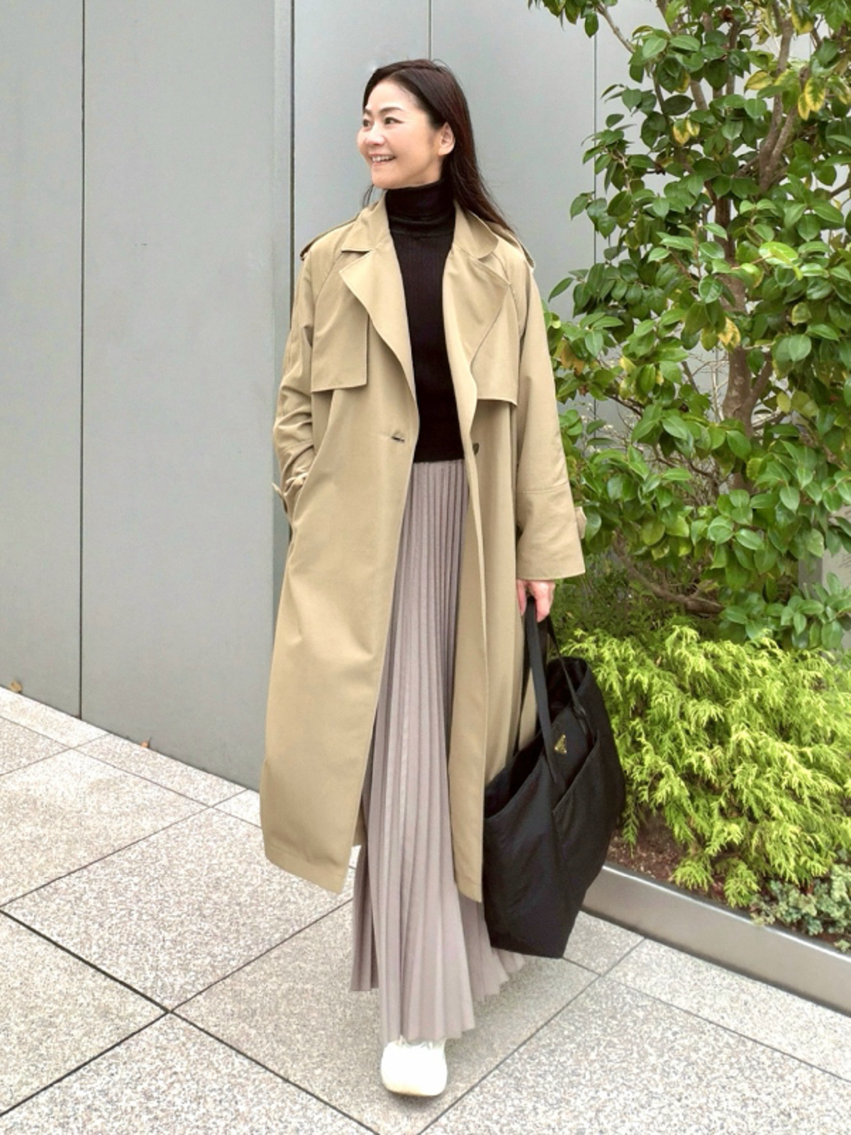 桜井智子さんのリブスカートを取り入れたお仕事コーデ①