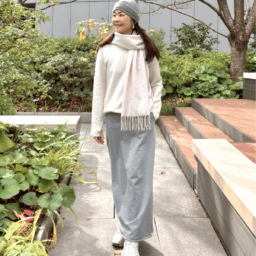 桜井智子さんのスエットスカートコーデ②