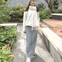 桜井智子さんのスエットスカートコーデ③