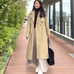 桜井智子さんのリブスカートを取り入れたお仕事コーデ②