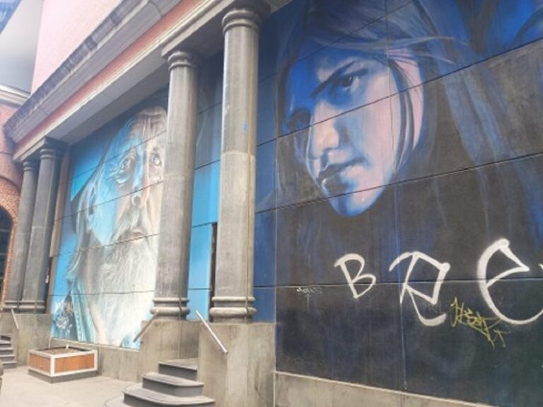 メルボルンの壁画①