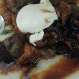 「HIGHER GROUND」のメニュー