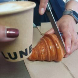 メルボルン「Lune Croissanterie」のさくさくクロワッサン