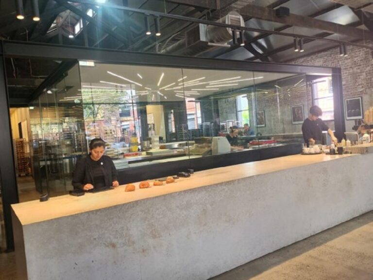 メルボルン「Lune Croissanterie」内観①