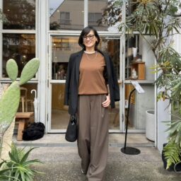 ジャケットを羽織って