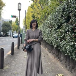 ZARAのニットとプリーツスカートを使った着こなし①