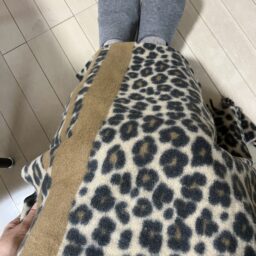 加藤理恵さんのヒョウ柄ストール