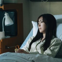 映画『楓』より亜子（福原遥）