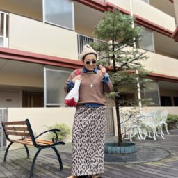 加藤理恵さんのヒョウ柄スカート