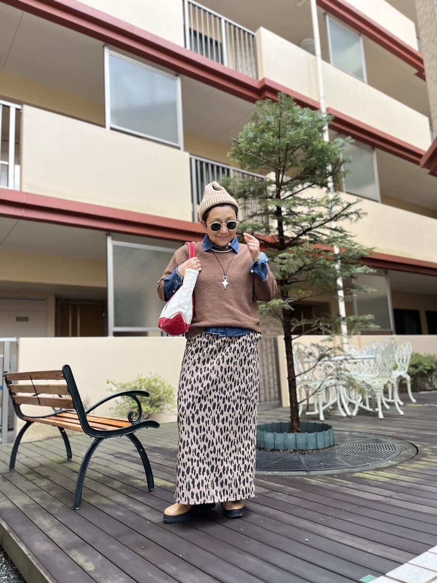 加藤理恵さんのヒョウ柄スカート