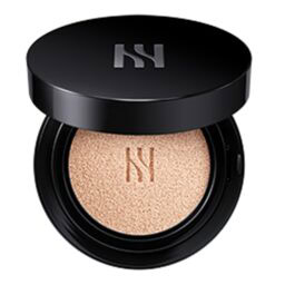 ブラック クッション ファンデーション SPF 34・PA++ 全7色 各¥6,380/HE RA(アモーレパシフィックジャパン)