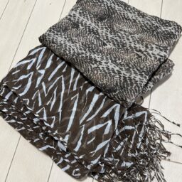 加藤理恵さんのアニマル柄ストール