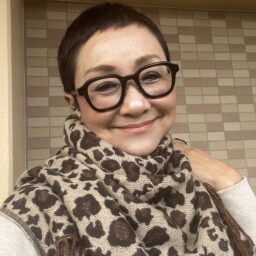 加藤理恵さんのストールファッション