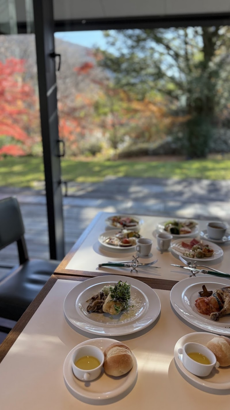 非日常感たっぷりのランチタイム　13：45スタート15：15（90分）