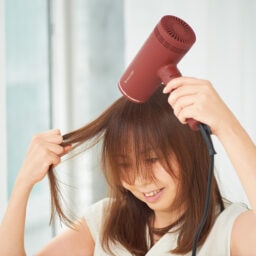 つむじから放射状に引っ張りながら乾かす