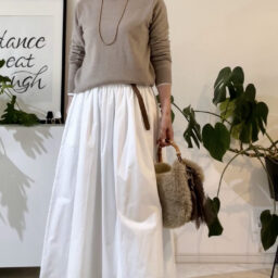 篠部さん_カシミヤクルーネックセーター