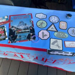 予約の方にはSNS投稿で限定のクリアファイルプレゼント