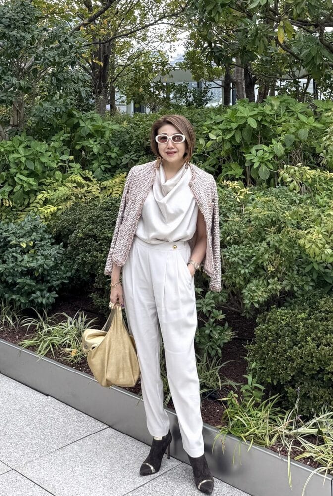 【60代お手本スナップ<東京>】「シャネル」のツイードジャケットが主役!大人のスマートカジュアルスタイル