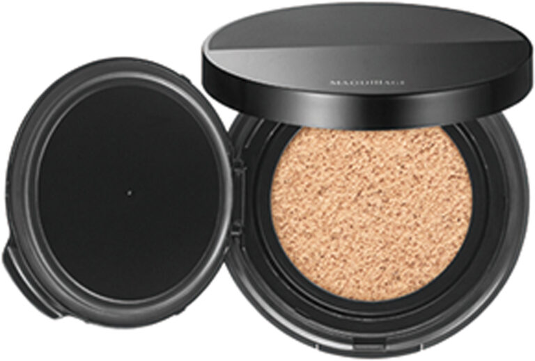 ドラマティック エッセンスクッション グロウ SPF 50+・PA++++ 全3色 各¥4,620/ マキアージュ