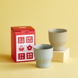 ユニクロ新年祭ノベルティ　ユニクロオリジナルデザインの波佐見焼湯呑み